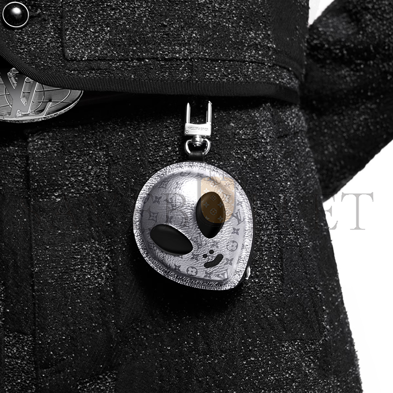 LOUIS VUITTON LV ALIEN BAG CHARM M02429